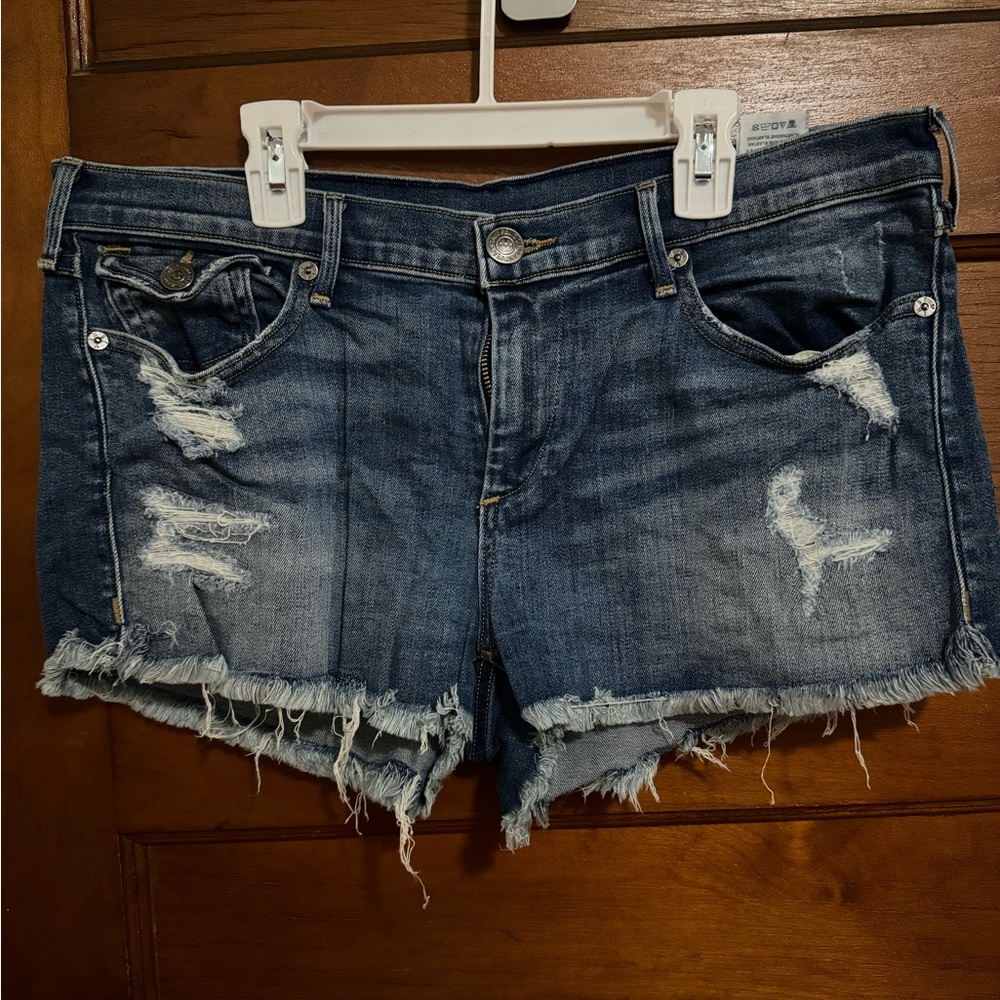 True Religion short jeans size 32